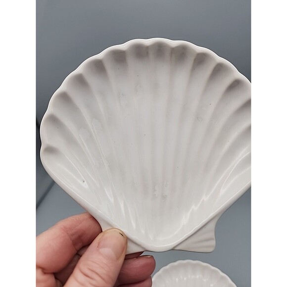 Vintage Clam Half Shell Trinket or Soap Dishes Japan Set Of 2 - Picture 8 of 12